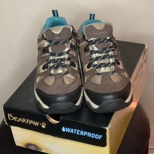 hiking women’s shoes